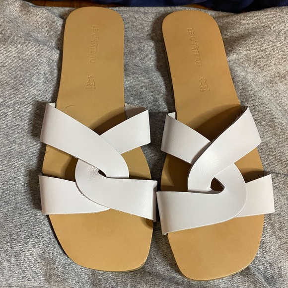 Le Château sandals - Picture 1 of 3